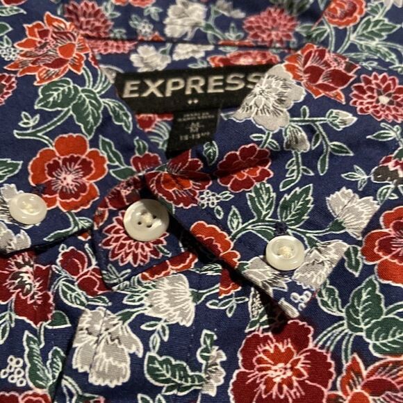 Express size medium long sleeved button up shirt like new never worn see pics - Picture 2 of 3